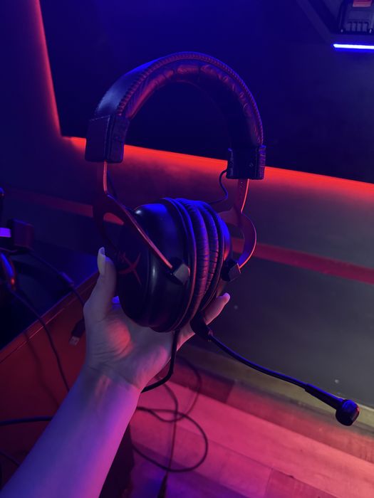 Продам наушники HyperX cloud2