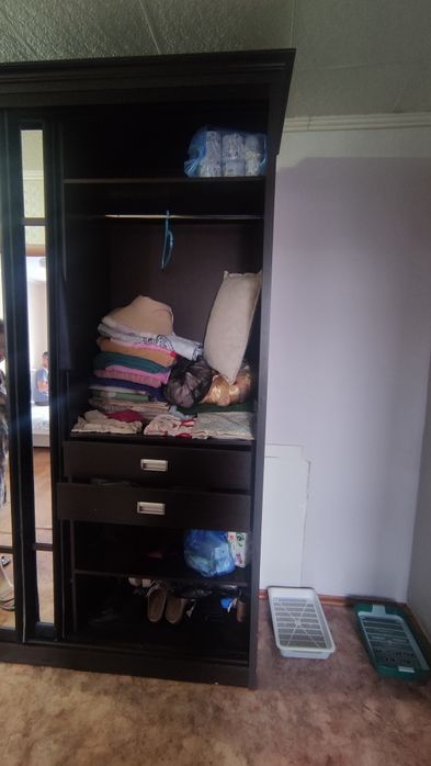 Шкаф большой вместительный