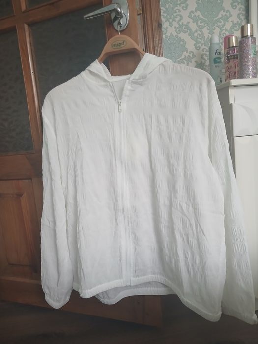 Продам новую ветровку