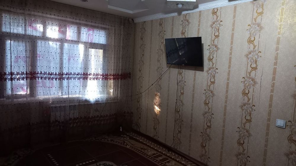 Сдаётся 1 ком кв в Чирчике на против танковой училище 2 этаж