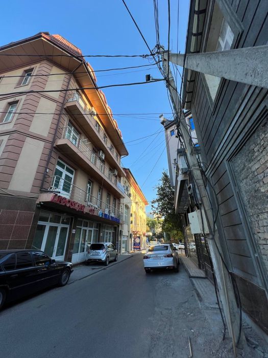 продается нежилое здание