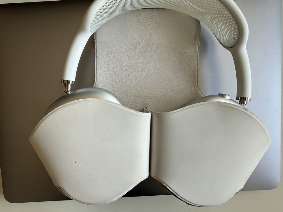 Airpods Max Silver A2096 в много добро състояние