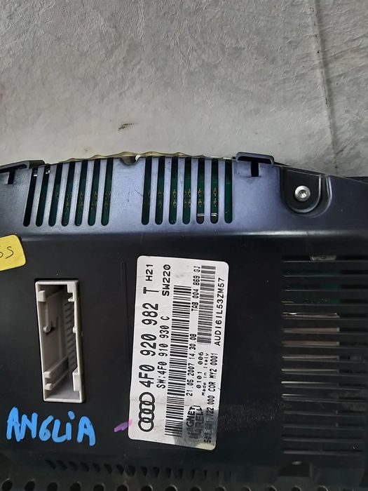 Ceasuri bord diesel audi a6 c6 4f Anglia 4f0920982t