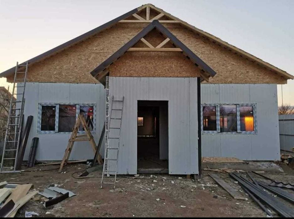 Case pe structura metalica