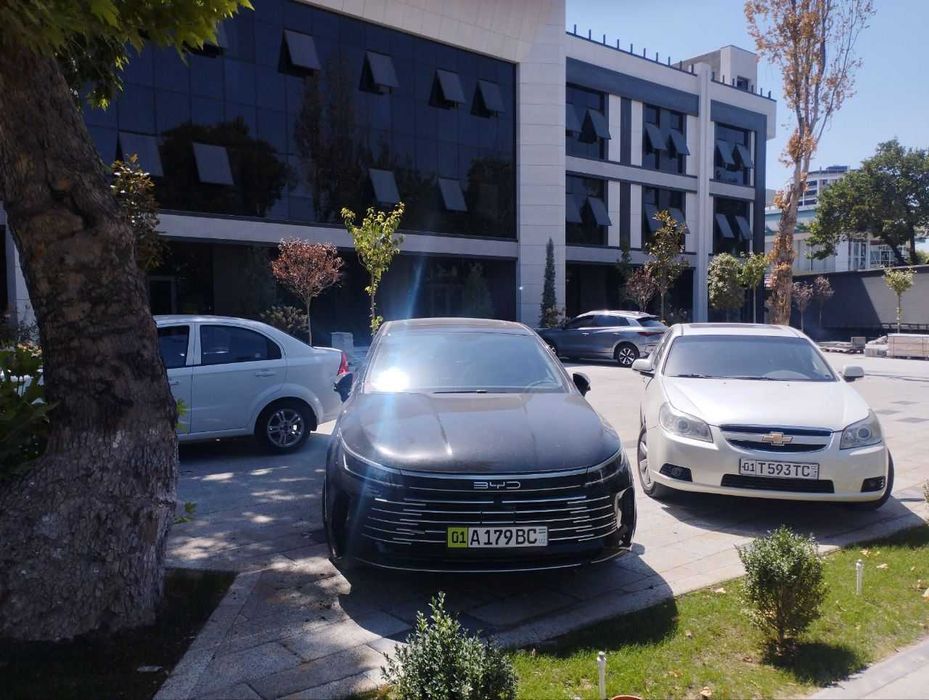 ул.Тахтапуль МКАД 1-этаж в БЦ 1150 м² чистовая парковка на 50 авто