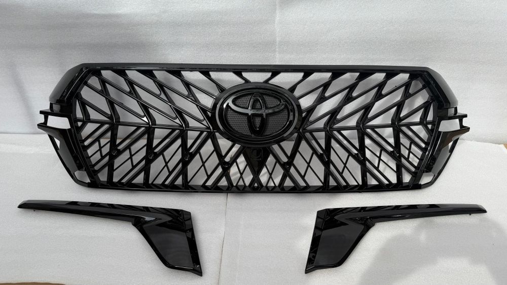 Решетка радиатора Land Cruiser 200 TRD 2016+