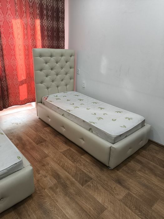 Две кровати с матрасом