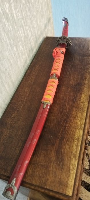 Продам катаны сувенирные.