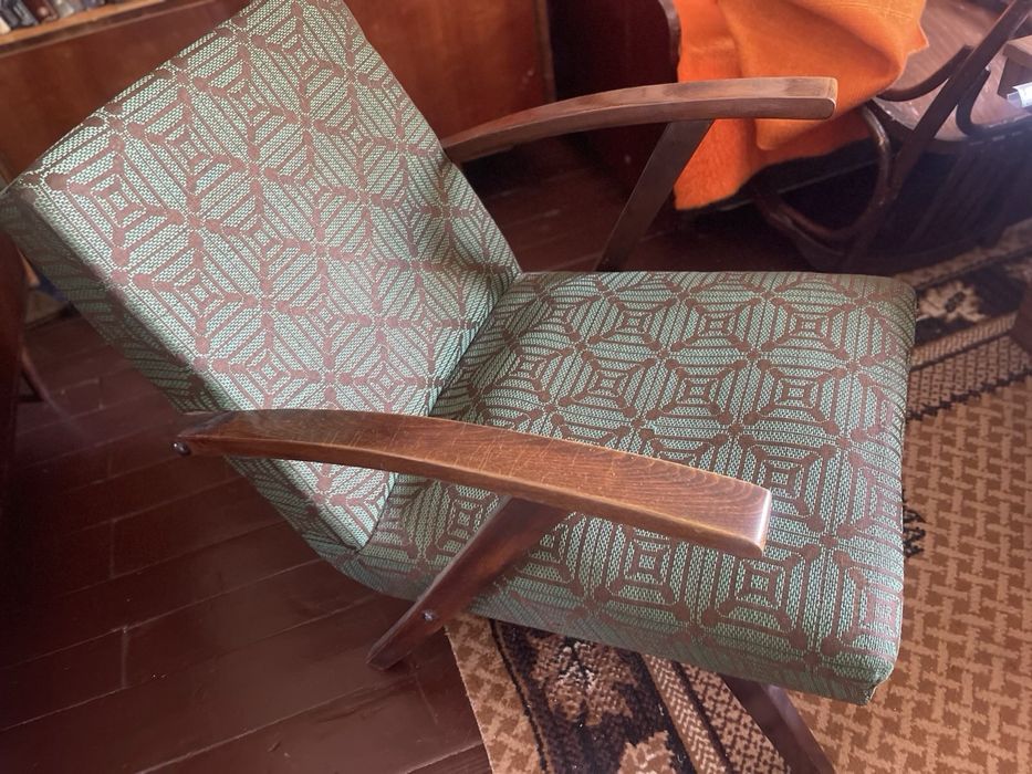 Обзавеждане гардероб диван