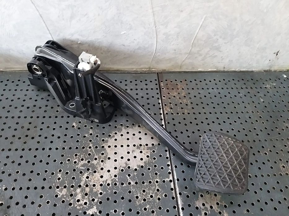 Pedala frana mercedes cla x117 a2462900400