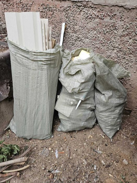 Пластиковая дверь на балкон
