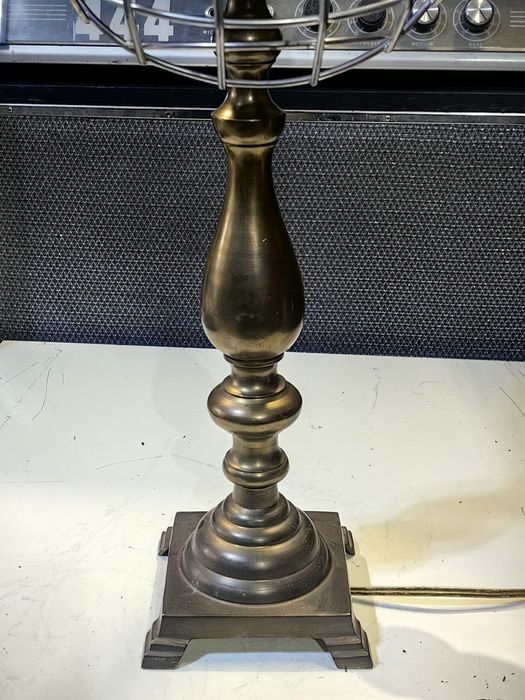 Масивна бронзова лампа - хокей