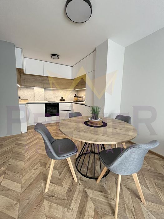 Дава се под наем Двустаен апартамент в Варна, Център - 65 кв.м за 612 € - Снимка #2