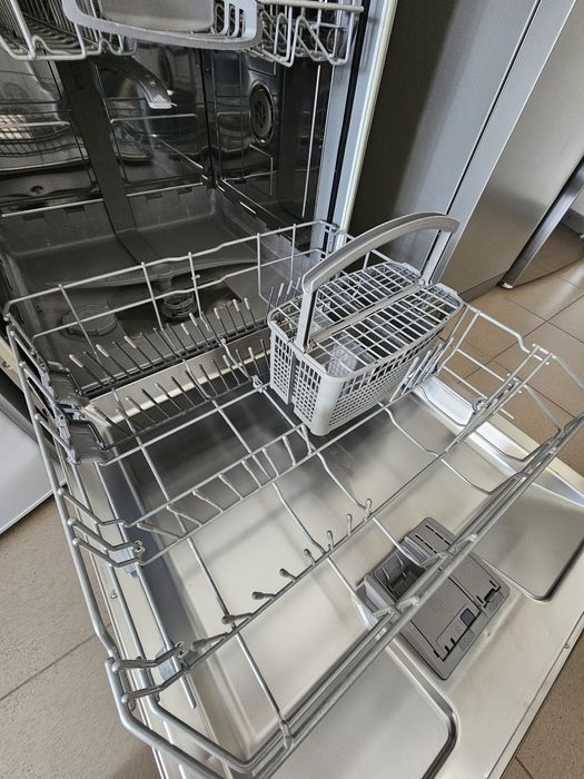 Свободностояща съдомиялна Siemens