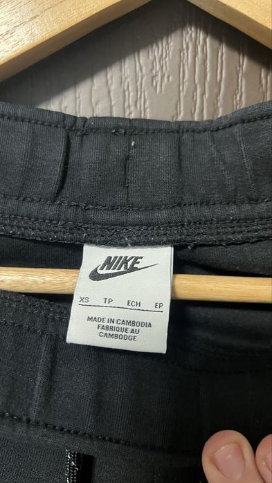 Долнище на nike tech fleece