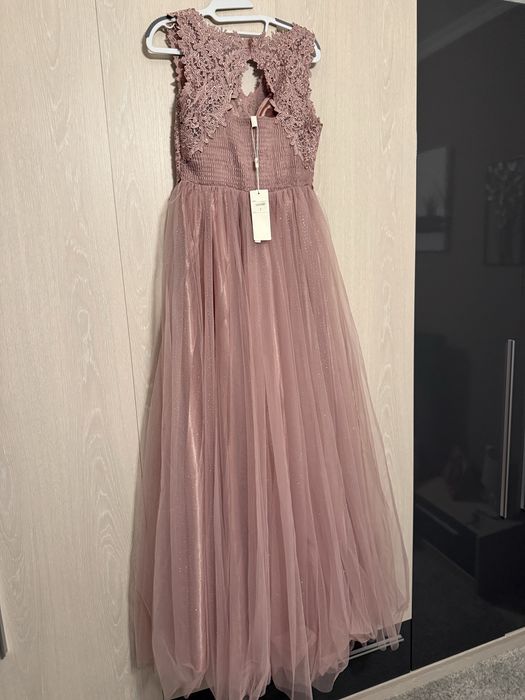 Vind rochie noua marimea 42