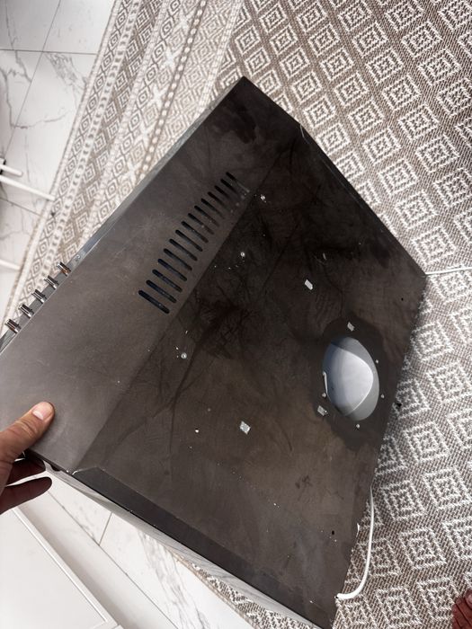 Вытяжка новая