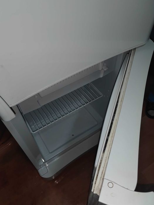 СРОЧНО Холодильник Indesit