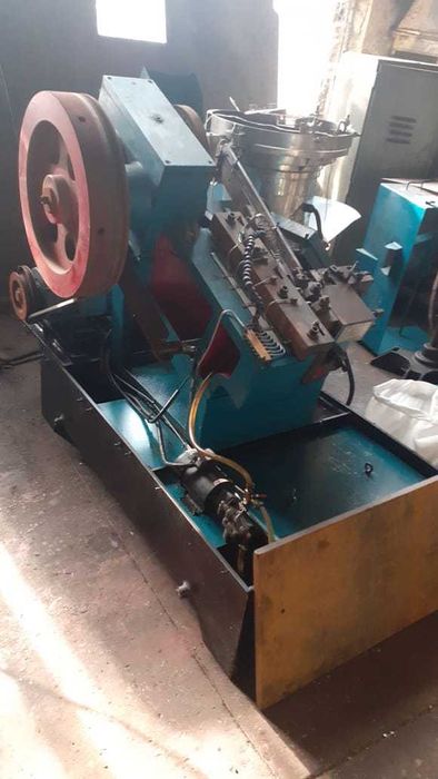 Продам 2 станка для производства шурупов