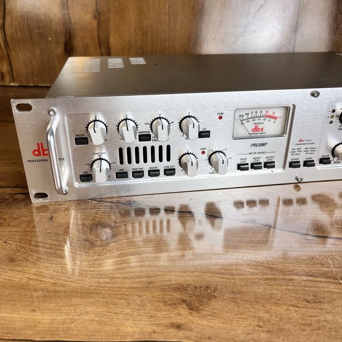 Dbx 576 проф микрофонный предусилитель