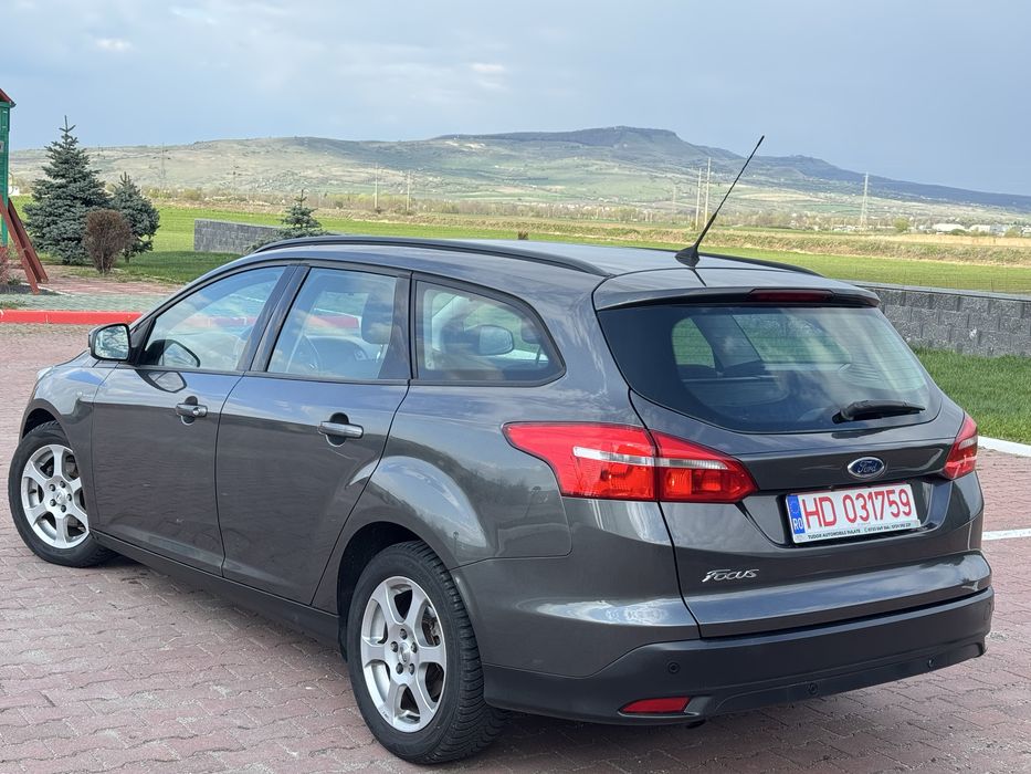 Vând Ford Focus Mk3 Facelift Motor 1.0 Benzină 125 CP Euro 6 Km 178000 Import Germania