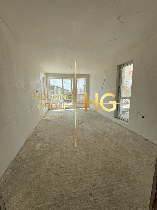 Двустаен пред акт 15  до главен път в началото на Пчелина до Буквите