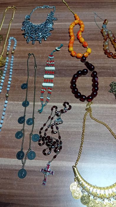 Бижутерия    автентична