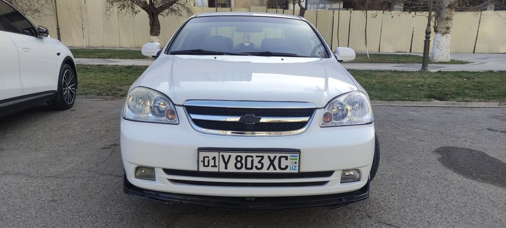 Продаю Lacetti 2010 год автомат