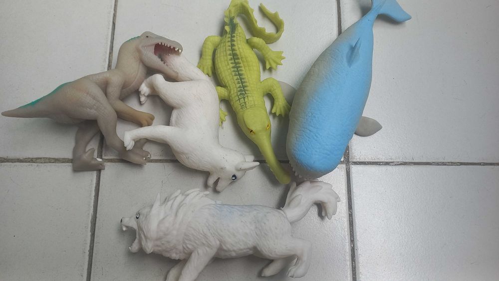 Продавам детски играчки