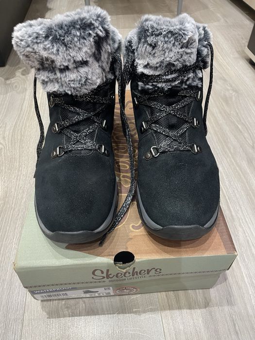 Боти Skechers  нови