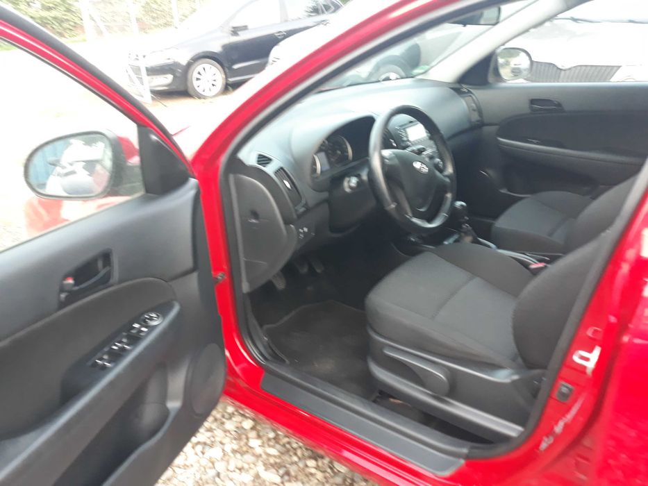 Vand Hyundai I 30  BENZINA 2010 CASH su RATE