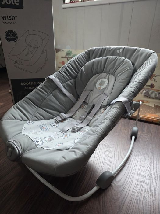 Бебешки шезлонг с вибрация JOIE wish bouncer