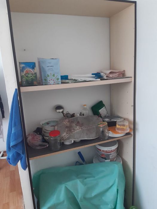 Продам шкафы срочно..