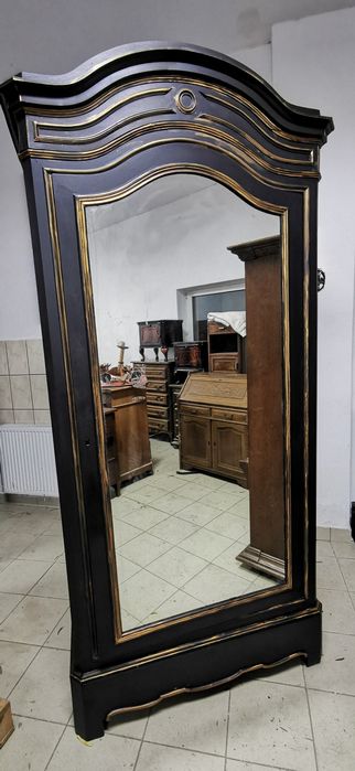 Mobilă vintage restaurat