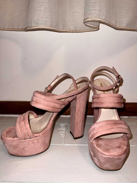 Sandale cu platforma