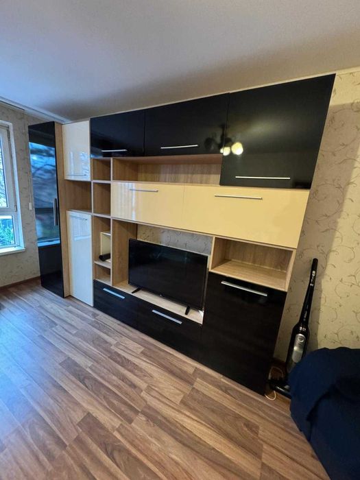 Mobila living-stare foarte buna-aproape noua