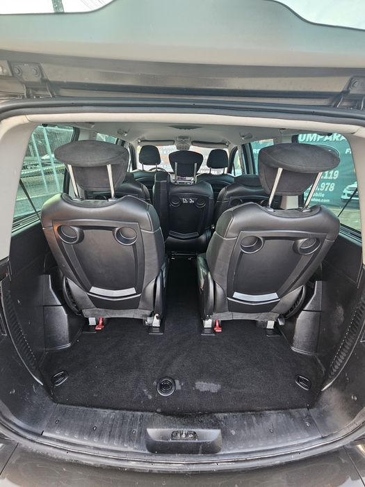 Citroen  C 8 Exclusive  2.0 disel din 2012  varianta  full!