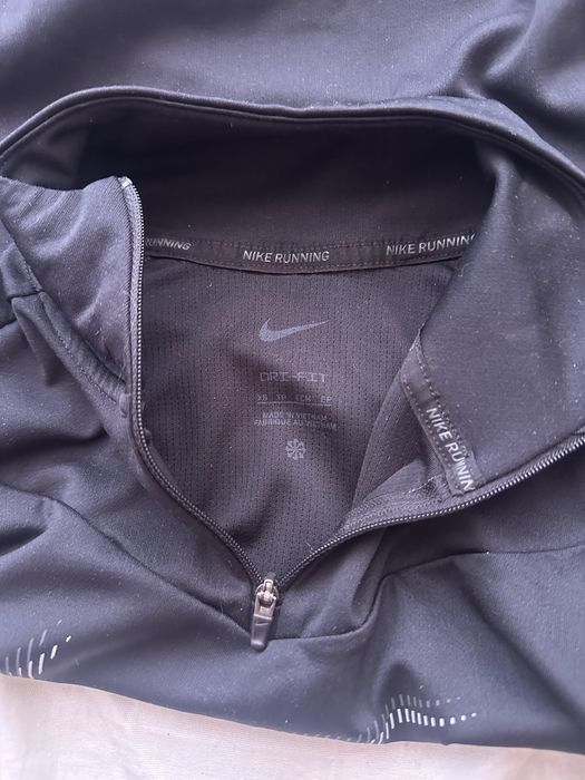 Тънка спортна блуза Nike