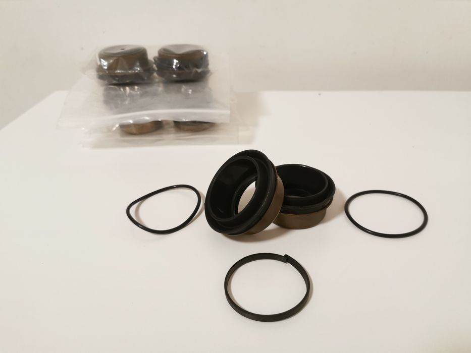 Set garnituri piston mijloc As-tronic euro5 euro6

400 ron