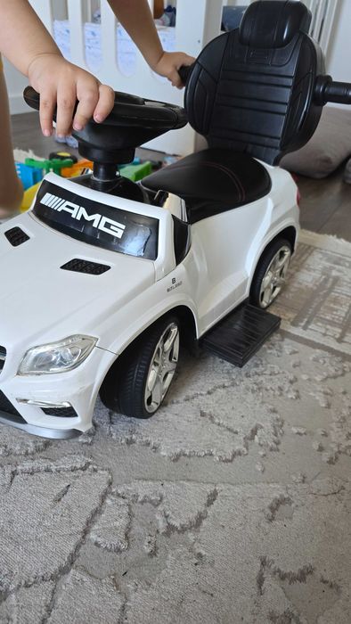 Машинка толокар Mercedes