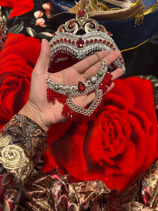 Diadema kelinlar uchun