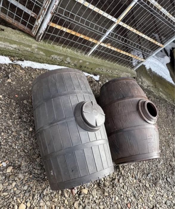Vand butoaie de vin 200l