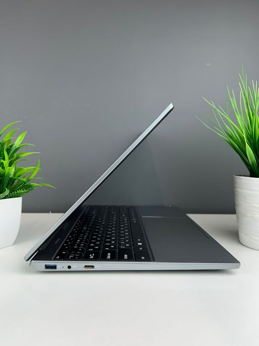 Ноутбук Intel Core i3 10-поколение, 8 ГБ