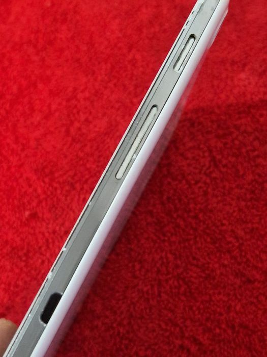 Tableta Samsung defecta. Nu se aprinde