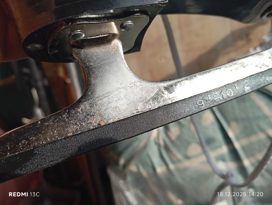 Patine noi albe marca ARCO Professional