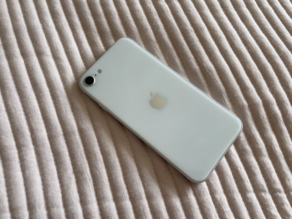 iPhone se 2020 / 64gb в ИДЕАЛЕ