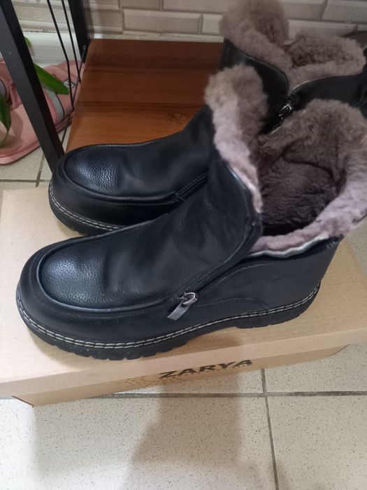 продам две пары обуви