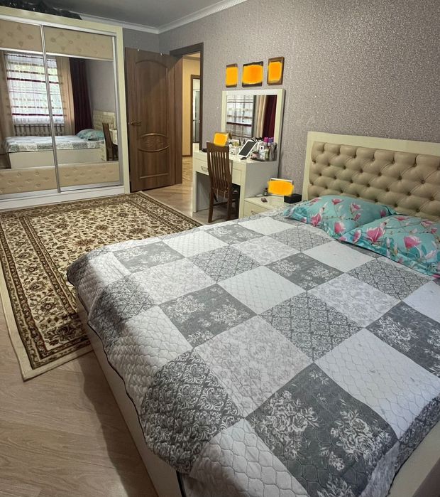 Продам спальный гарнитур