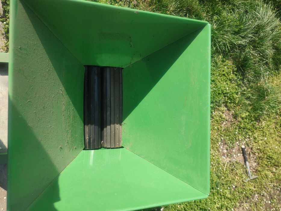 Гроздомелачка с регулируеми валове