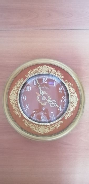 Продам часы "Янтарь" на стену